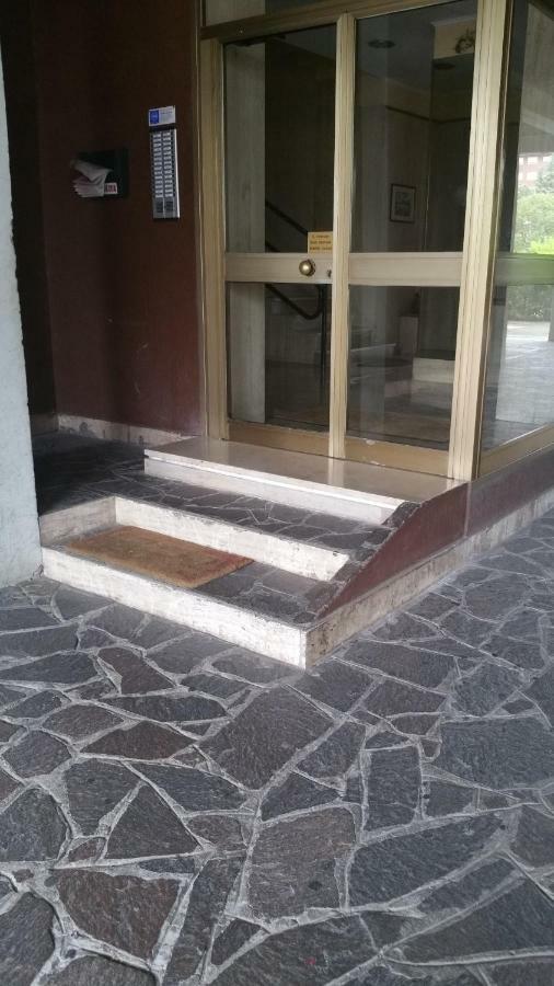 Casa Vacanze Cinecitta'Est Roma Exterior foto